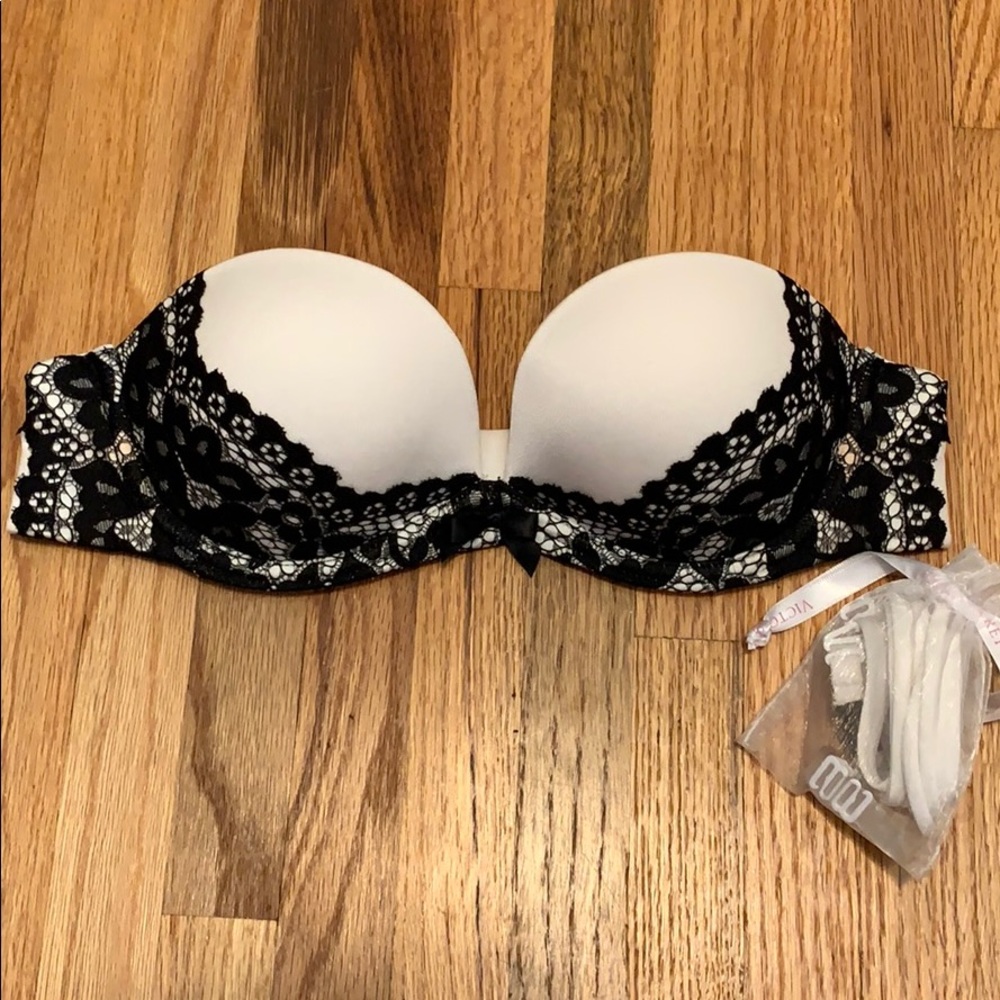 Victoria’s Secret strapless pushup bra. Size 32a